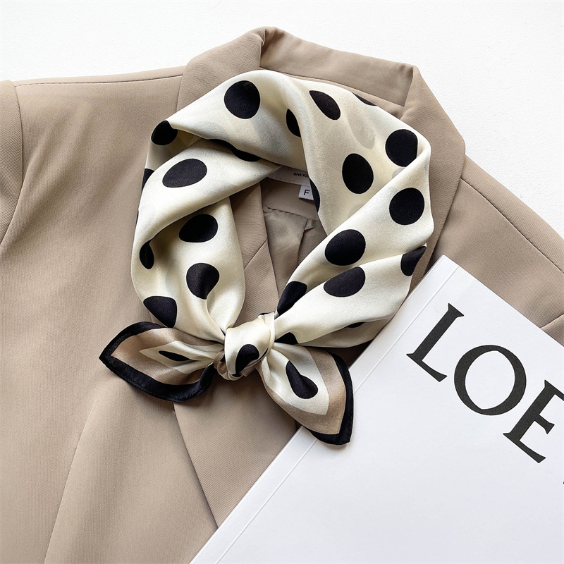 Women Fashion Necktie - 女性のための純粋なシルクスカーフ,小さな正方形のバンダナ,女性のためのプリントネックバンド,ヘアバンド,トレンディな新しい2024