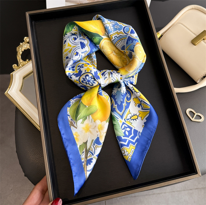 Women Fashion Necktie - 2026年新作フルーツプリントシルクスクエアスカーフ、女性用ネックタイ、70*70cm、レディースサマービーチヒジャブ、女性用ネックチーフ