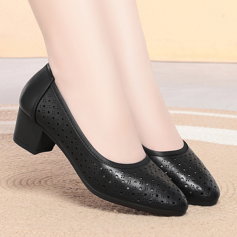 ベージュのメリージェーンシューズ、調節可能なアンクルストラッ - Women Fashion Outfits のレビューと価格