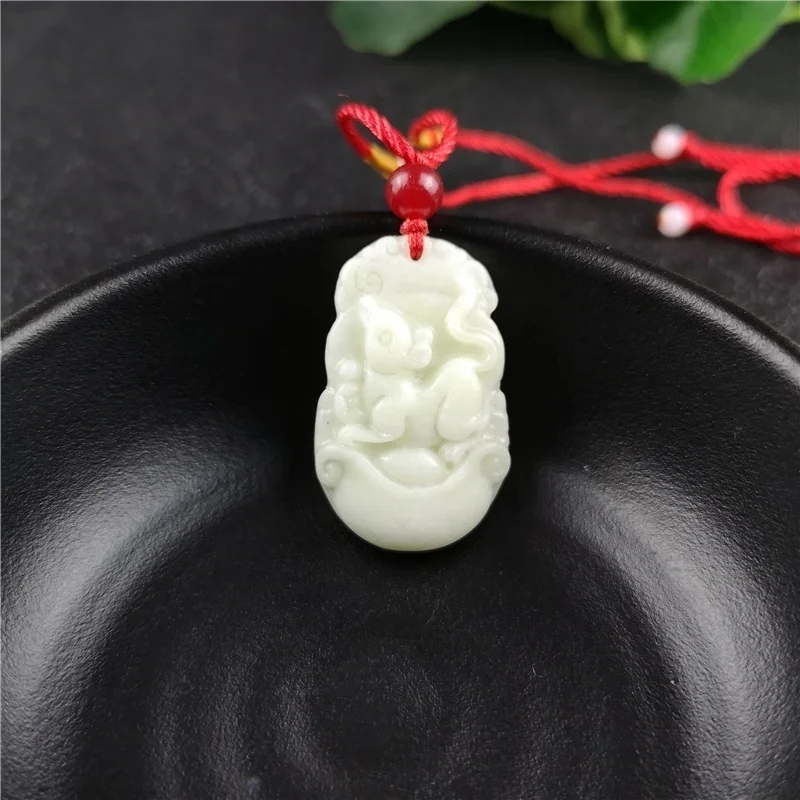 女性のための刻まれた翡翠のペンダントネックレス,ジュエリー, - Women Fashion Jewellery のレビューと価格