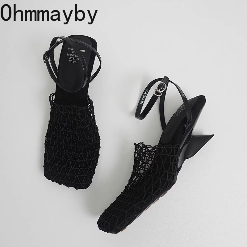 デザイナー高級中空デザインレディースサンダル、簡潔なパーティ - Women Fashion Outfits のレビューと価格