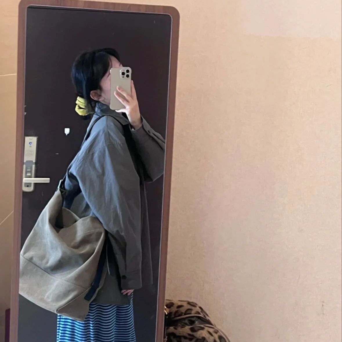 キャンバストートバッグ、大容量通勤バッグ、リラックスしたアン - Canvas Tote Bag のレビューと価格