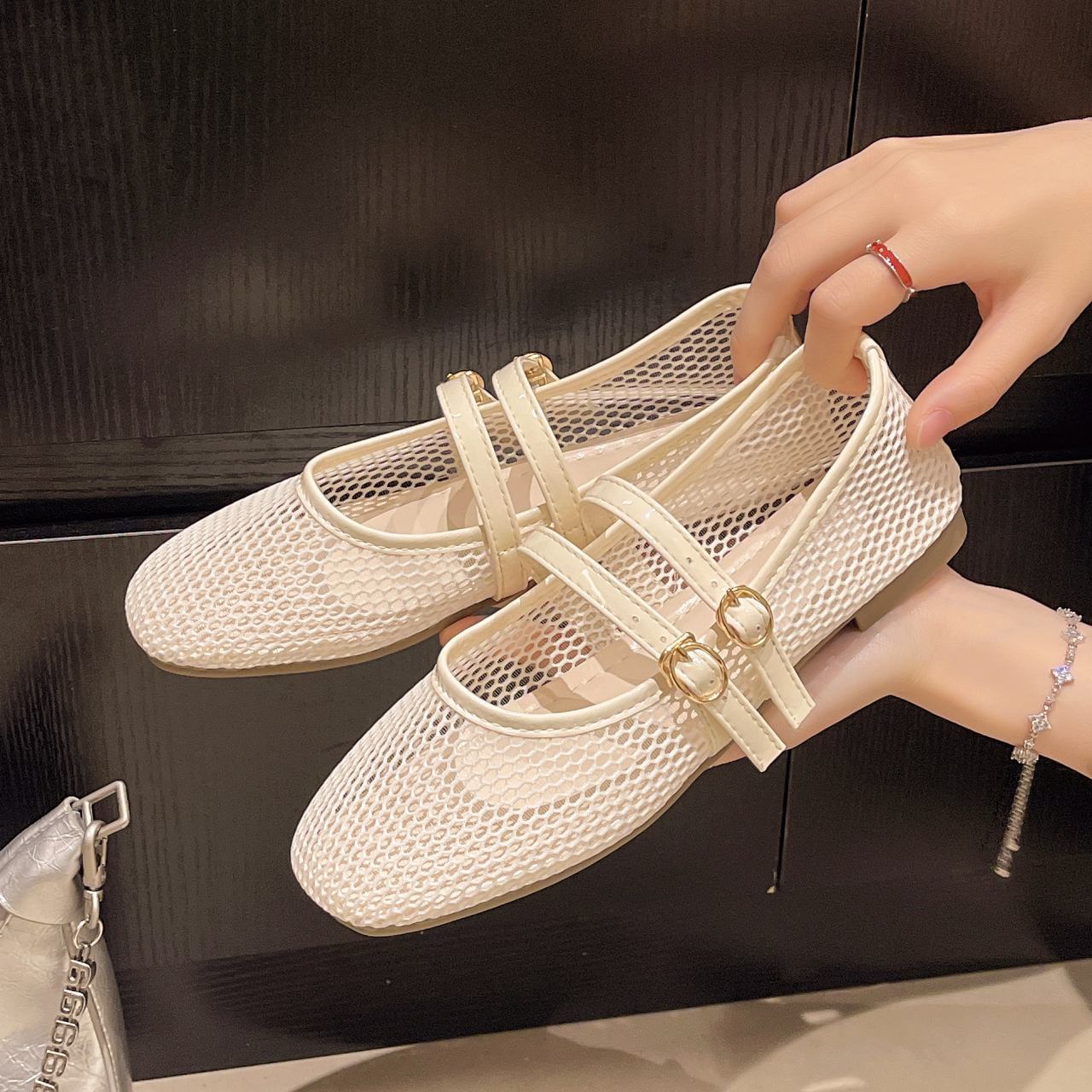 通気性のある女性用浅口シングルシューズ、2026年夏新作中空 - Women Fashion Outfits のレビューと価格