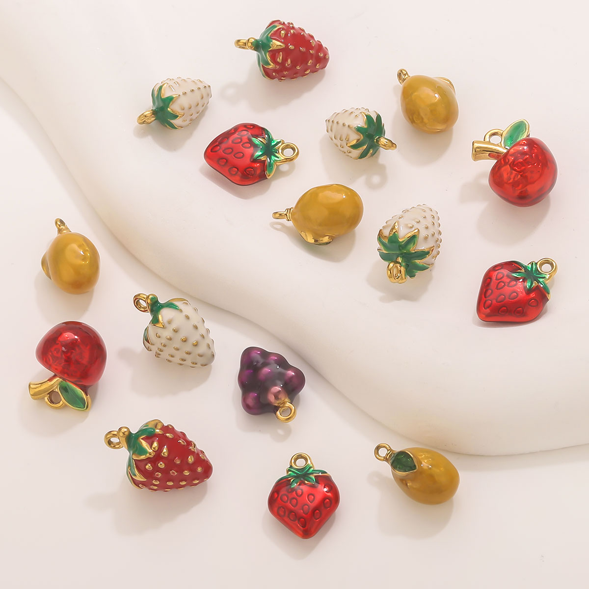 2 個ステンレス鋼チャームエナメルフルーツアップルブドウ D - Women'S Fashion Earrings のレビューと価格