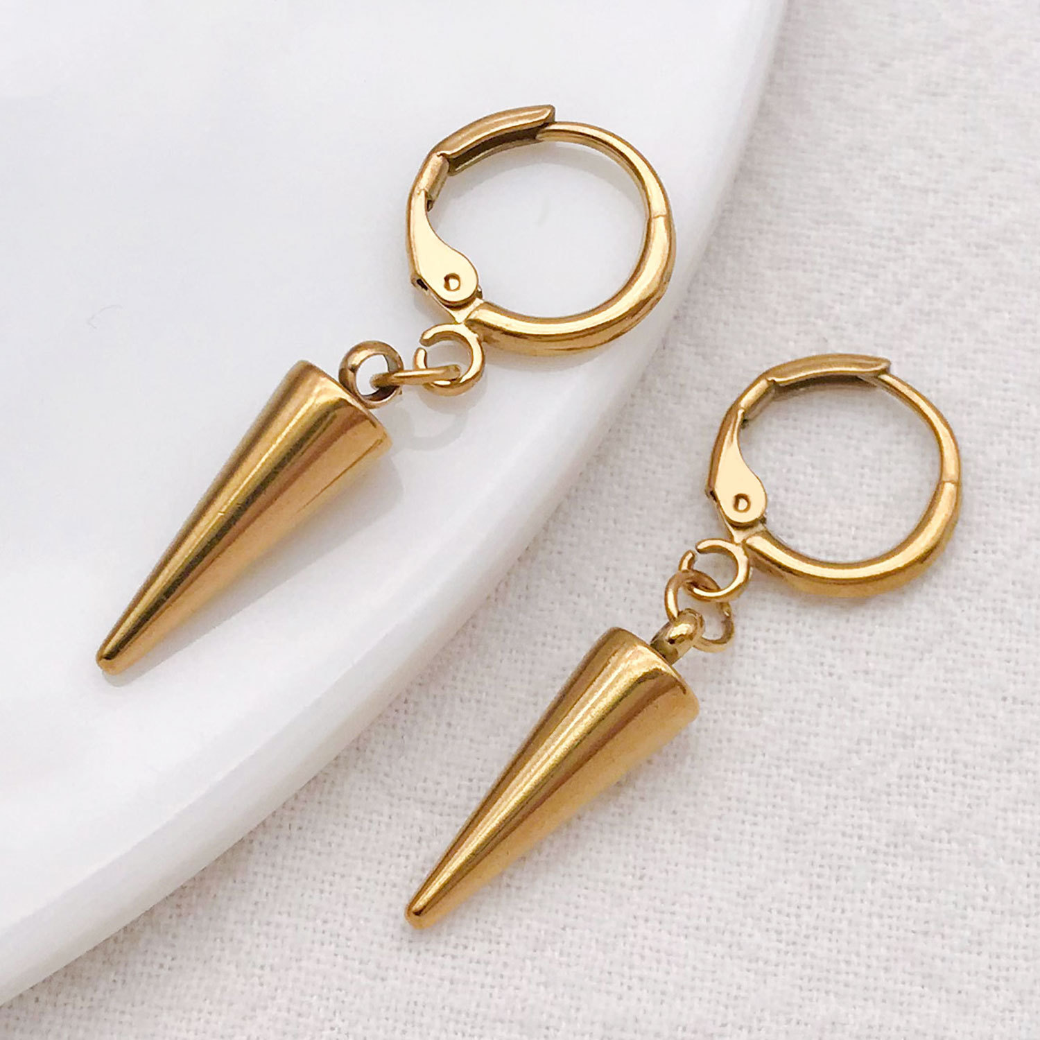 8 個ステンレス鋼コーンチャームペンダントパンク弾丸スパイク - Women'S Fashion Earrings のレビューと価格