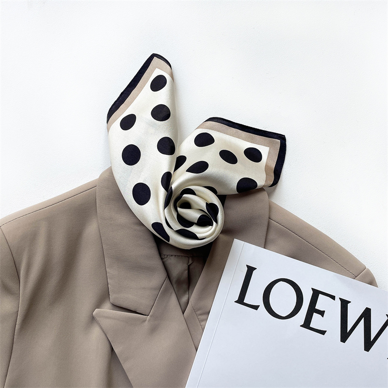 女性のための純粋なシルクスカーフ,小さな正方形のバンダナ,女 - Women Fashion Necktie のレビューと価格
