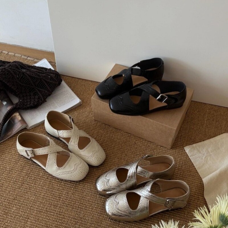 レトロな花柄彫刻フラットボトムメリージェーンシューズ女性用ク - Women Fashion Outfits のレビューと価格