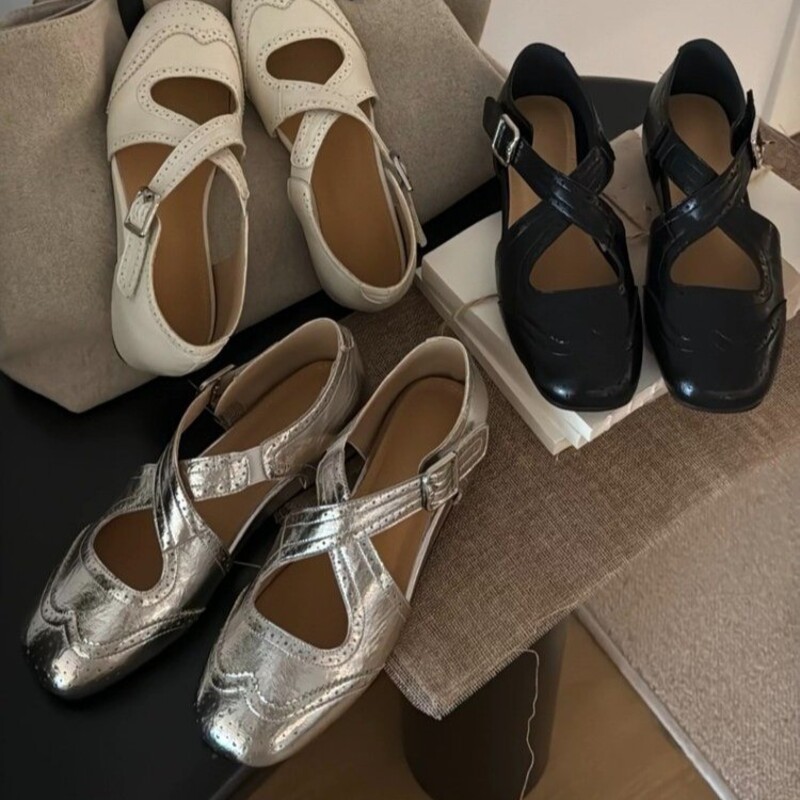 レトロな花柄彫刻フラットボトムメリージェーンシューズ女性用ク - Women Fashion Outfits のレビューと価格