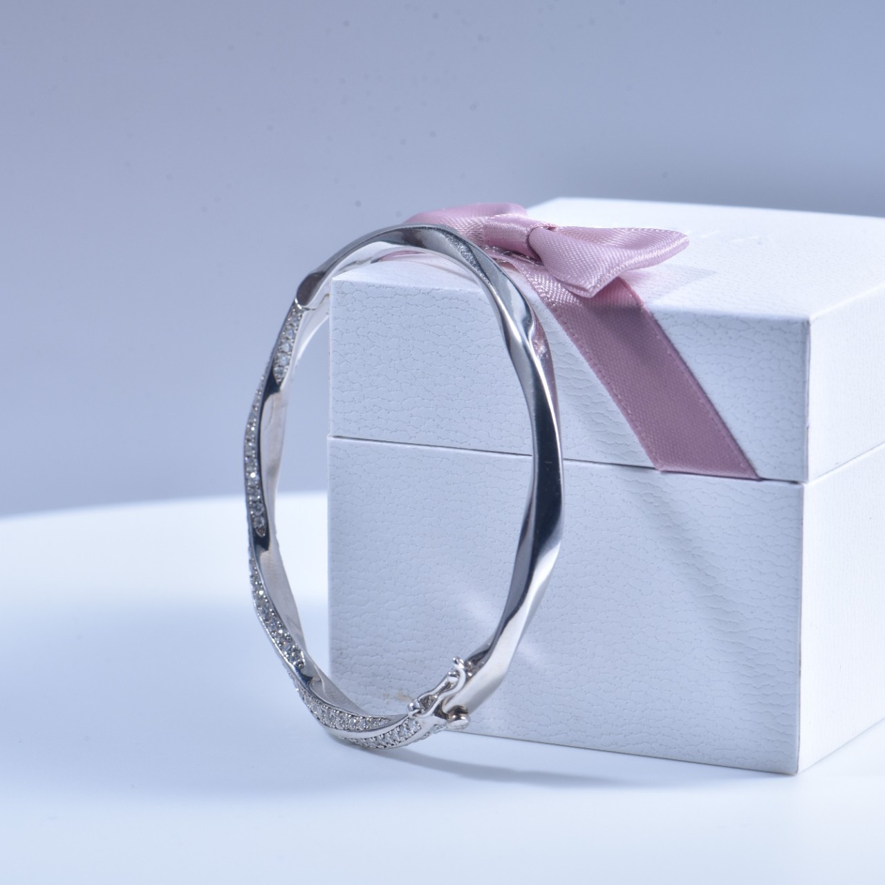 s925 スターリングシルバーバングル女性用スパークリングカ - Women Fashion Jewellery のレビューと価格