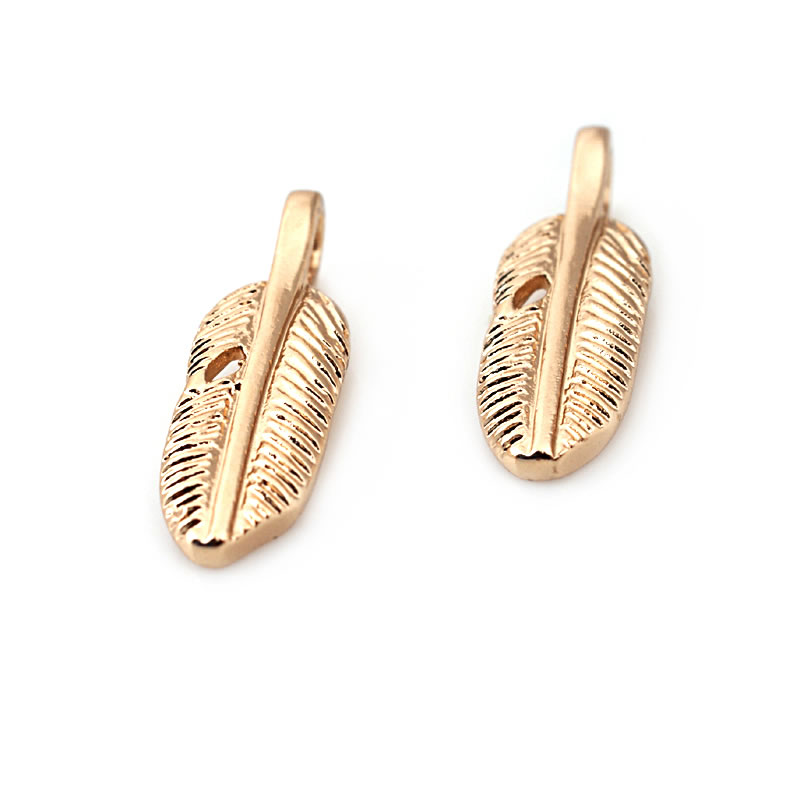 女性用フェザーチャーム,18カラットのゴールドカラー,高品質 - Women'S Fashion Earrings のレビューと価格